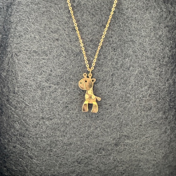 Giraffe Pendant Necklace - Picture 1 of 2